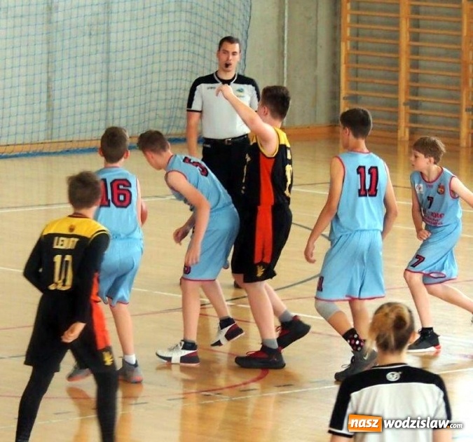 Zdjęcie w galerii na portalu naszwodzislaw.com: Koszykarze MKS Wodzisław zwyciężają w Tarnowskich Górach. Lider dywizji B śląskich rozgrywek pokonany!  wiadomości z regionu