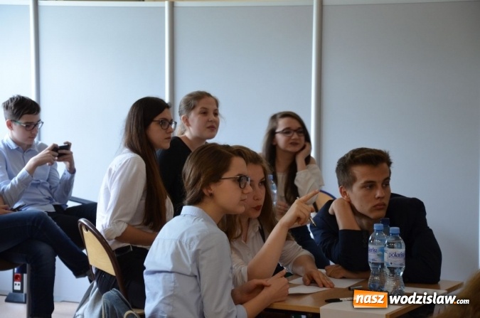 Zdjęcie w galerii na portalu naszwodzislaw.com: Jubileuszowy konkurs ekologiczny rozstrzygnięty. Posadzono również nowe drzewa  wiadomości z regionu