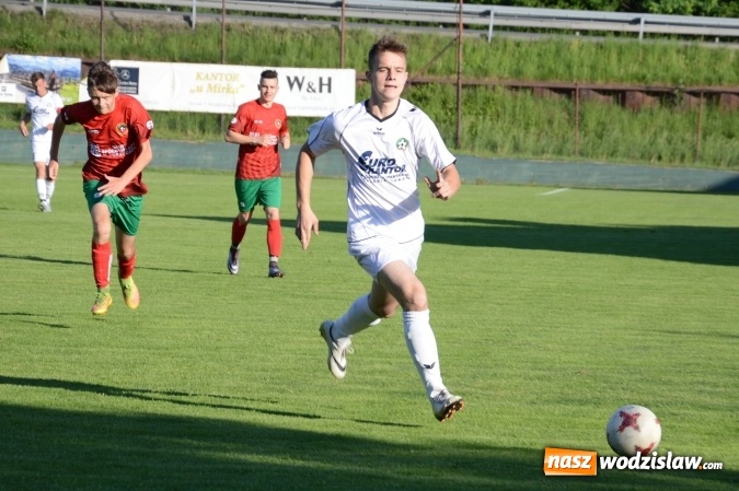 Zdjęcie w galerii na portalu naszwodzislaw.com: Tworków wysoko wygrywa w Turzy    wiadomości z regionu