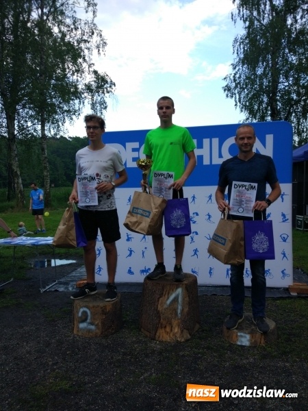 Zdjęcie w galerii na portalu naszwodzislaw.com: Robert Paszkiewicz wygrywa III Bieg Rzemieślnika  wiadomości z regionu
