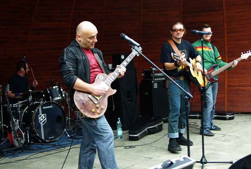 Zdjęcie w galerii na portalu naszwodzislaw.com: Będą grali do końca świata wiadomości z regionu