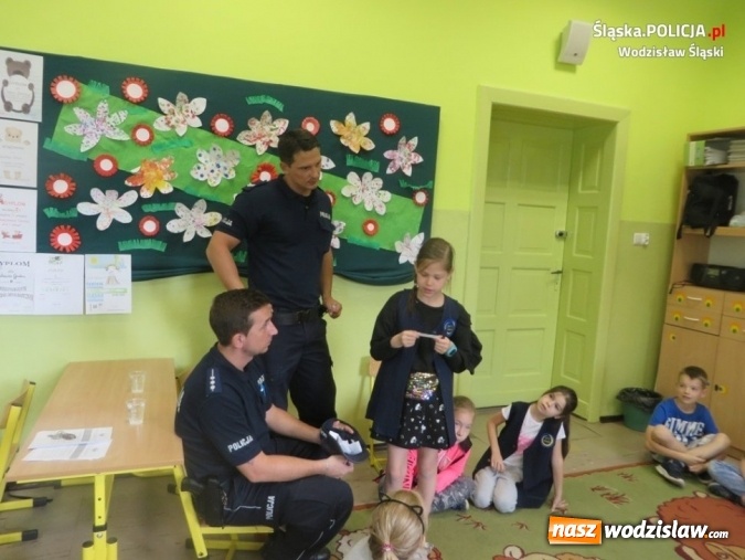 Zdjęcie w galerii na portalu naszwodzislaw.com: Dzielnicowi prowadzili warsztaty profilaktyczne wiadomości z regionu