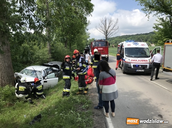 Zdjęcie w galerii na portalu naszwodzislaw.com: Weselnicy wśród poszkodowanych w zderzeniu na trasie Racibórz-Lubomia  wiadomości z regionu