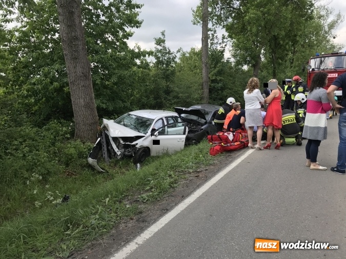 Zdjęcie w galerii na portalu naszwodzislaw.com: Weselnicy wśród poszkodowanych w zderzeniu na trasie Racibórz-Lubomia  wiadomości z regionu