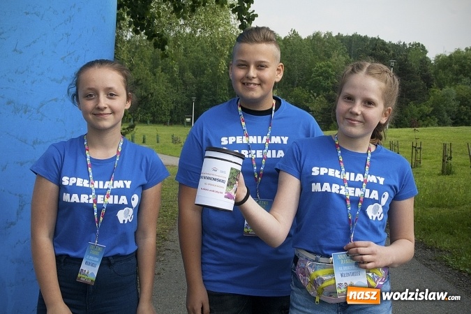 Zdjęcie w galerii na portalu naszwodzislaw.com: Zedrzyj szczewiki dla Bereniki. Pobiegli dla mieszkanki Łazisk. FOTO wiadomości z regionu