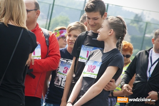 Zdjęcie w galerii na portalu naszwodzislaw.com: Zedrzyj szczewiki dla Bereniki. Pobiegli dla mieszkanki Łazisk. FOTO wiadomości z regionu