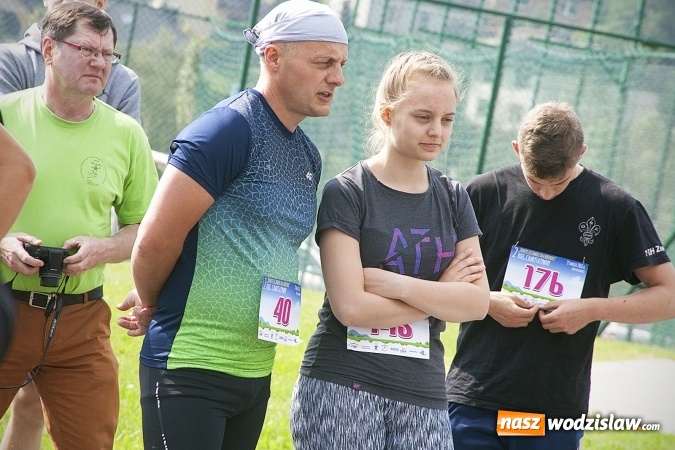 Zdjęcie w galerii na portalu naszwodzislaw.com: Zedrzyj szczewiki dla Bereniki. Pobiegli dla mieszkanki Łazisk. FOTO wiadomości z regionu