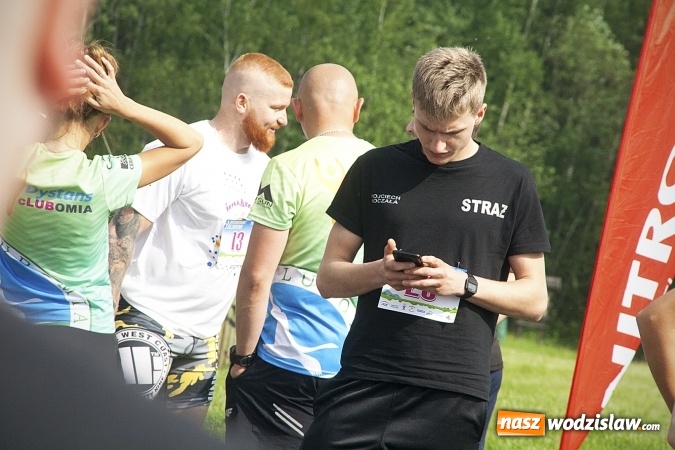 Zdjęcie w galerii na portalu naszwodzislaw.com: Zedrzyj szczewiki dla Bereniki. Pobiegli dla mieszkanki Łazisk. FOTO wiadomości z regionu