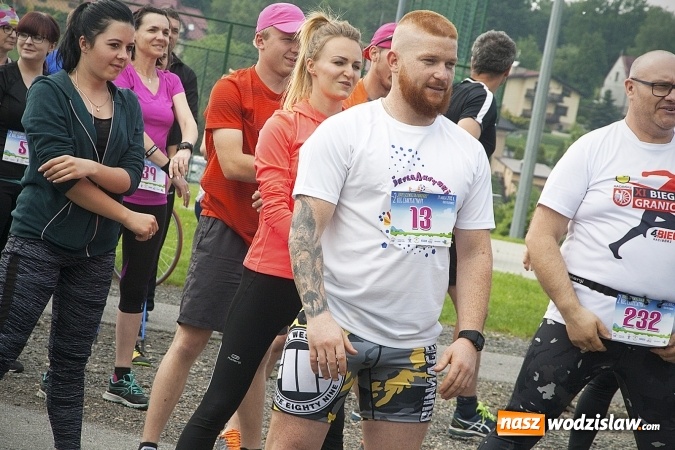 Zdjęcie w galerii na portalu naszwodzislaw.com: Zedrzyj szczewiki dla Bereniki. Pobiegli dla mieszkanki Łazisk. FOTO wiadomości z regionu