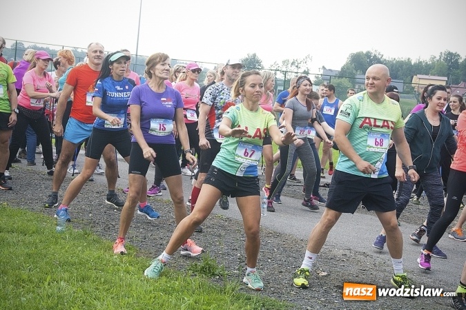 Zdjęcie w galerii na portalu naszwodzislaw.com: Zedrzyj szczewiki dla Bereniki. Pobiegli dla mieszkanki Łazisk. FOTO wiadomości z regionu
