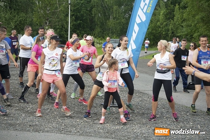 Zdjęcie w galerii na portalu naszwodzislaw.com: Zedrzyj szczewiki dla Bereniki. Pobiegli dla mieszkanki Łazisk. FOTO wiadomości z regionu