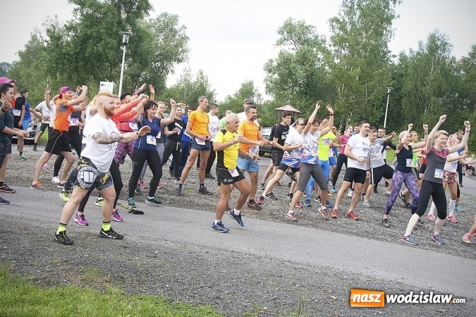 Zdjęcie w galerii na portalu naszwodzislaw.com: Zedrzyj szczewiki dla Bereniki. Pobiegli dla mieszkanki Łazisk. FOTO wiadomości z regionu