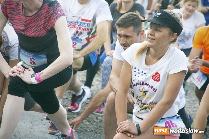 Zdjęcie w galerii na portalu naszwodzislaw.com: Zedrzyj szczewiki dla Bereniki. Pobiegli dla mieszkanki Łazisk. FOTO wiadomości z regionu