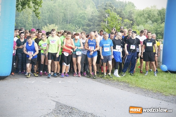 Zdjęcie w galerii na portalu naszwodzislaw.com: Zedrzyj szczewiki dla Bereniki. Pobiegli dla mieszkanki Łazisk. FOTO wiadomości z regionu