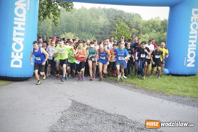Zdjęcie w galerii na portalu naszwodzislaw.com: Zedrzyj szczewiki dla Bereniki. Pobiegli dla mieszkanki Łazisk. FOTO wiadomości z regionu