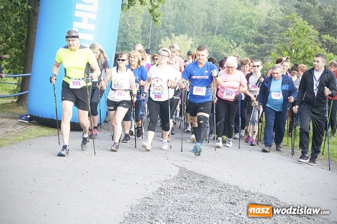 Zdjęcie w galerii na portalu naszwodzislaw.com: Zedrzyj szczewiki dla Bereniki. Pobiegli dla mieszkanki Łazisk. FOTO wiadomości z regionu