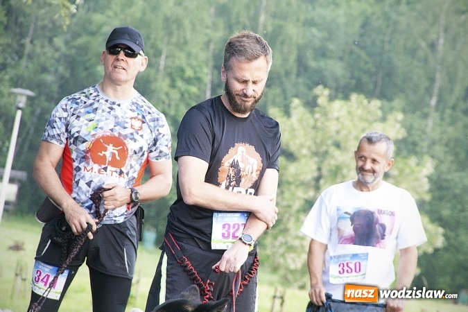 Zdjęcie w galerii na portalu naszwodzislaw.com: Zedrzyj szczewiki dla Bereniki. Pobiegli dla mieszkanki Łazisk. FOTO wiadomości z regionu