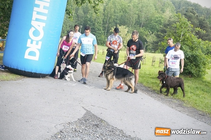 Zdjęcie w galerii na portalu naszwodzislaw.com: Zedrzyj szczewiki dla Bereniki. Pobiegli dla mieszkanki Łazisk. FOTO wiadomości z regionu