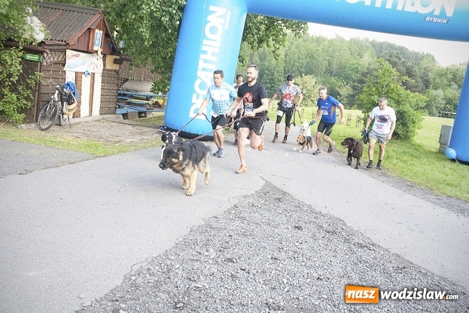 Zdjęcie w galerii na portalu naszwodzislaw.com: Zedrzyj szczewiki dla Bereniki. Pobiegli dla mieszkanki Łazisk. FOTO wiadomości z regionu