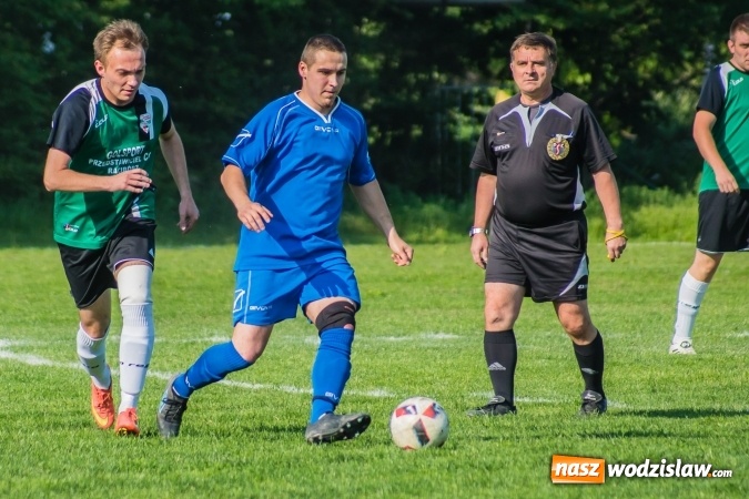 Zdjęcie w galerii na portalu naszwodzislaw.com: C klasa: Miłe złego początki. Olszynka bez punktów w starciu z Wichrem Płonia wiadomości z regionu