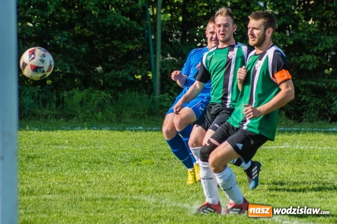 Zdjęcie w galerii na portalu naszwodzislaw.com: C klasa: Miłe złego początki. Olszynka bez punktów w starciu z Wichrem Płonia wiadomości z regionu