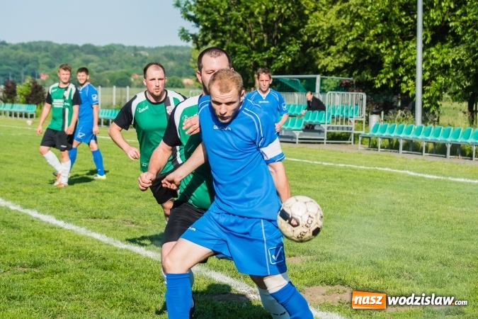 Zdjęcie w galerii na portalu naszwodzislaw.com: C klasa: Miłe złego początki. Olszynka bez punktów w starciu z Wichrem Płonia wiadomości z regionu