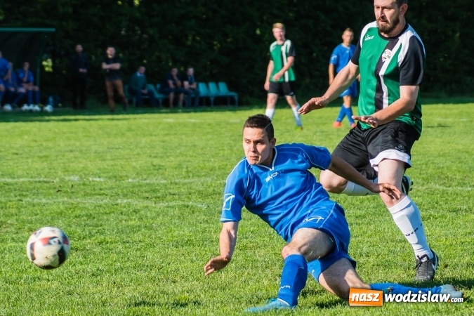 Zdjęcie w galerii na portalu naszwodzislaw.com: C klasa: Miłe złego początki. Olszynka bez punktów w starciu z Wichrem Płonia wiadomości z regionu