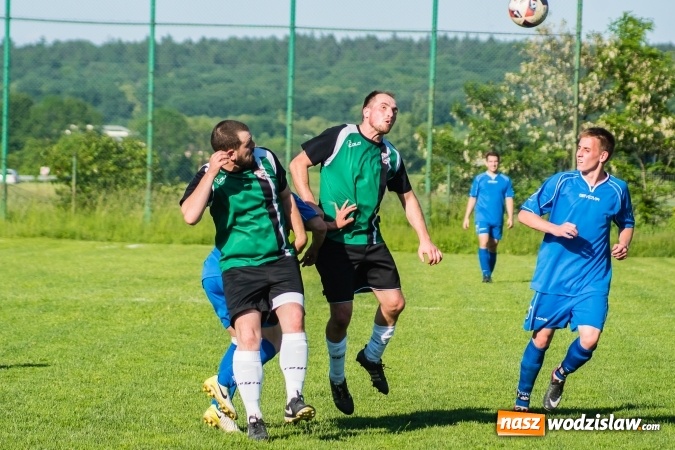 Zdjęcie w galerii na portalu naszwodzislaw.com: C klasa: Miłe złego początki. Olszynka bez punktów w starciu z Wichrem Płonia wiadomości z regionu