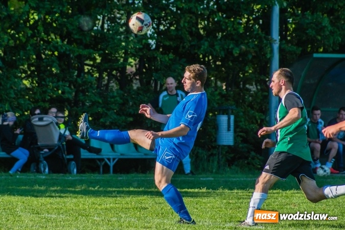 Zdjęcie w galerii na portalu naszwodzislaw.com: C klasa: Miłe złego początki. Olszynka bez punktów w starciu z Wichrem Płonia wiadomości z regionu