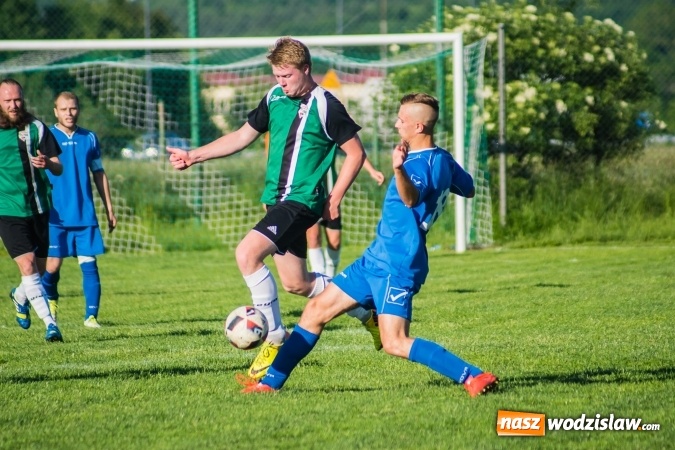 Zdjęcie w galerii na portalu naszwodzislaw.com: C klasa: Miłe złego początki. Olszynka bez punktów w starciu z Wichrem Płonia wiadomości z regionu