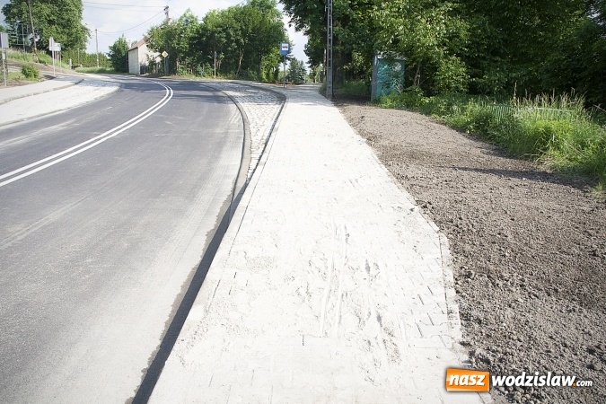 Zdjęcie w galerii na portalu naszwodzislaw.com: Zobacz, jak zmieniło się skrzyżowanie ul. Kopernika i Skrzyszowskiej. ZDJĘCIA  wiadomości z regionu