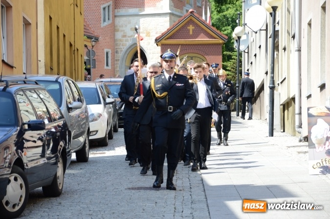 Zdjęcie w galerii na portalu naszwodzislaw.com: Obchody Dnia Strażaka na wodzisławskim rynku. ZDJĘCIA  wiadomości z regionu