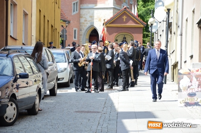 Zdjęcie w galerii na portalu naszwodzislaw.com: Obchody Dnia Strażaka na wodzisławskim rynku. ZDJĘCIA  wiadomości z regionu