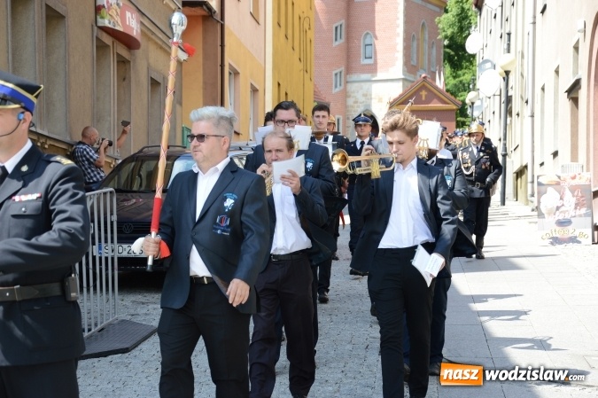 Zdjęcie w galerii na portalu naszwodzislaw.com: Obchody Dnia Strażaka na wodzisławskim rynku. ZDJĘCIA  wiadomości z regionu
