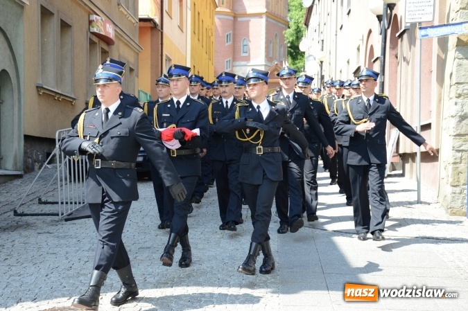 Zdjęcie w galerii na portalu naszwodzislaw.com: Obchody Dnia Strażaka na wodzisławskim rynku. ZDJĘCIA  wiadomości z regionu