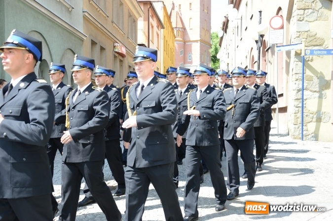 Zdjęcie w galerii na portalu naszwodzislaw.com: Obchody Dnia Strażaka na wodzisławskim rynku. ZDJĘCIA  wiadomości z regionu