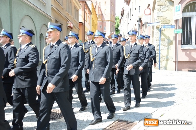 Zdjęcie w galerii na portalu naszwodzislaw.com: Obchody Dnia Strażaka na wodzisławskim rynku. ZDJĘCIA  wiadomości z regionu