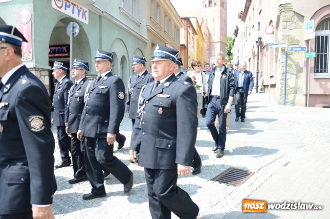 Zdjęcie w galerii na portalu naszwodzislaw.com: Obchody Dnia Strażaka na wodzisławskim rynku. ZDJĘCIA  wiadomości z regionu