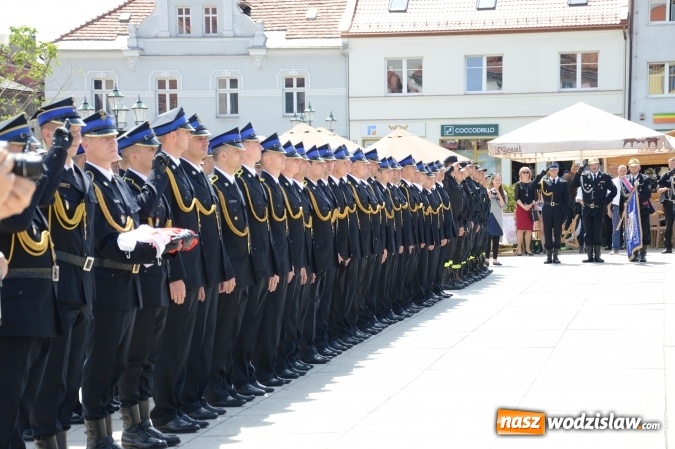 Zdjęcie w galerii na portalu naszwodzislaw.com: Obchody Dnia Strażaka na wodzisławskim rynku. ZDJĘCIA  wiadomości z regionu