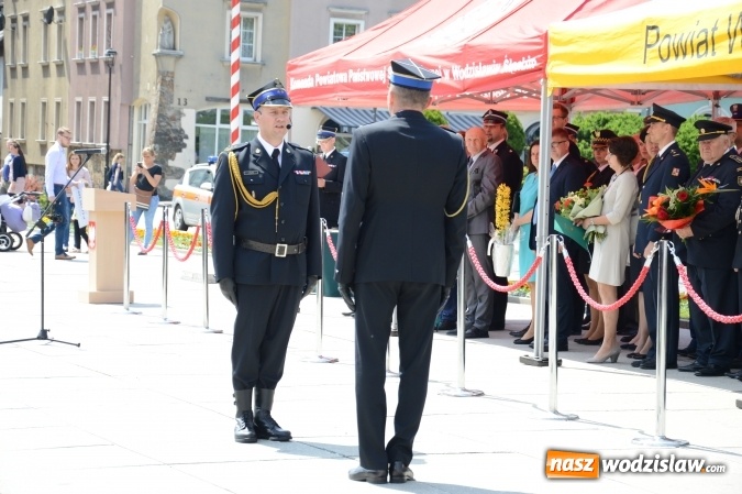Zdjęcie w galerii na portalu naszwodzislaw.com: Obchody Dnia Strażaka na wodzisławskim rynku. ZDJĘCIA  wiadomości z regionu