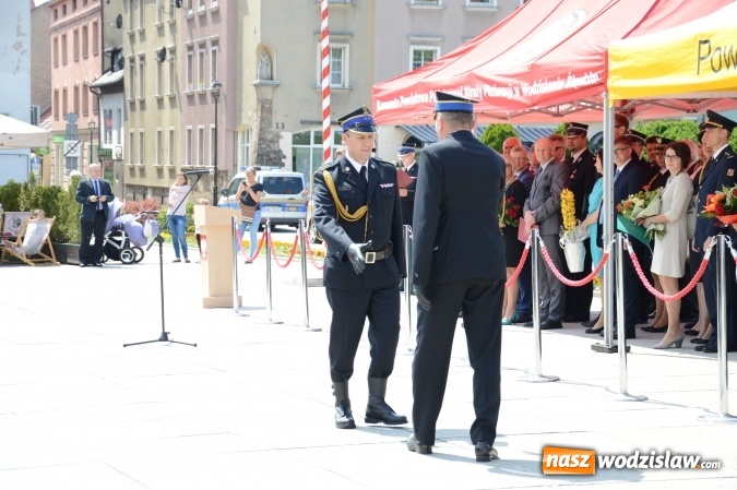 Zdjęcie w galerii na portalu naszwodzislaw.com: Obchody Dnia Strażaka na wodzisławskim rynku. ZDJĘCIA  wiadomości z regionu