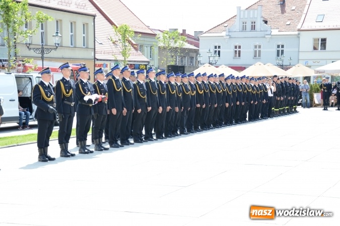 Zdjęcie w galerii na portalu naszwodzislaw.com: Obchody Dnia Strażaka na wodzisławskim rynku. ZDJĘCIA  wiadomości z regionu