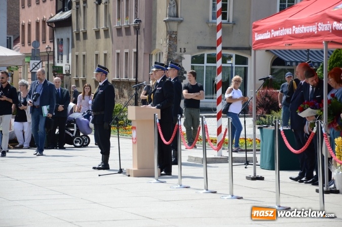 Zdjęcie w galerii na portalu naszwodzislaw.com: Obchody Dnia Strażaka na wodzisławskim rynku. ZDJĘCIA  wiadomości z regionu