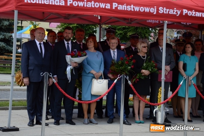 Zdjęcie w galerii na portalu naszwodzislaw.com: Obchody Dnia Strażaka na wodzisławskim rynku. ZDJĘCIA  wiadomości z regionu