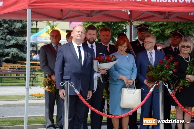 Zdjęcie w galerii na portalu naszwodzislaw.com: Obchody Dnia Strażaka na wodzisławskim rynku. ZDJĘCIA  wiadomości z regionu