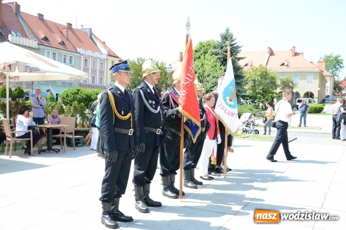 Zdjęcie w galerii na portalu naszwodzislaw.com: Obchody Dnia Strażaka na wodzisławskim rynku. ZDJĘCIA  wiadomości z regionu