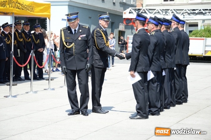Zdjęcie w galerii na portalu naszwodzislaw.com: Obchody Dnia Strażaka na wodzisławskim rynku. ZDJĘCIA  wiadomości z regionu