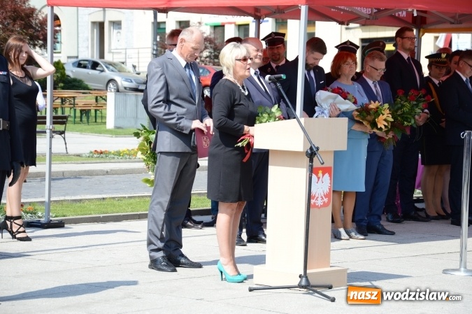 Zdjęcie w galerii na portalu naszwodzislaw.com: Obchody Dnia Strażaka na wodzisławskim rynku. ZDJĘCIA  wiadomości z regionu