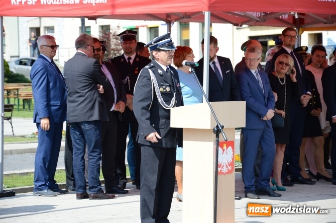 Zdjęcie w galerii na portalu naszwodzislaw.com: Obchody Dnia Strażaka na wodzisławskim rynku. ZDJĘCIA  wiadomości z regionu