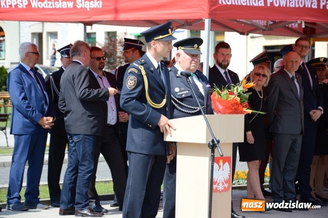 Zdjęcie w galerii na portalu naszwodzislaw.com: Obchody Dnia Strażaka na wodzisławskim rynku. ZDJĘCIA  wiadomości z regionu